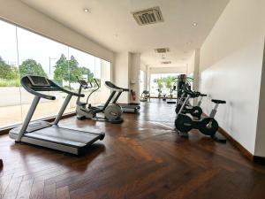 Fitness centrum a/nebo fitness zařízení v ubytování Modern 1 Bedroom Apartment at The Gallery, East Legon, Pool & Gym