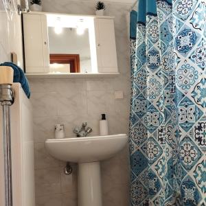 Koupelna v ubytování Hillside Escape by the Sea