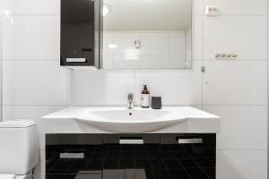 Ένα μπάνιο στο Red Polar House