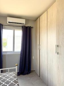 Fotografie z fotogalerie ubytování 2BR Top Hill Island view and distant ocean view v destinaci Willemstad