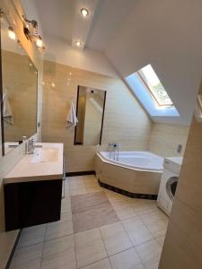 Koupelna v ubytování Maximo - 50m from the Beach