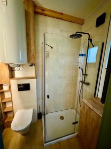 Koupelna v ubytování Kukułkowa Stodoła 25min od Warszawy + 13 fotografií