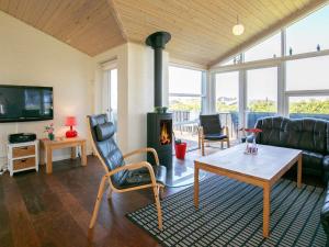 Χώρος καθιστικού στο 8 person holiday home in Hjørring-By Traum