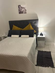 En eller flere senge i et værelse på Chaka at TheCreek + 24 billeder