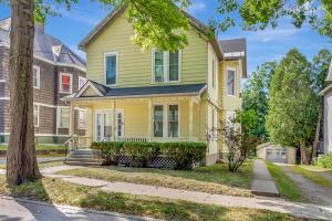 Το κτήριο όπου στεγάζεται  η παραθεριστική κατοικία