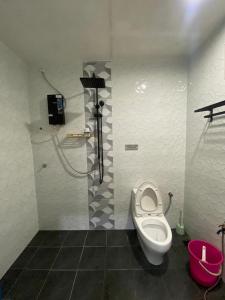 Et badeværelse på Casa Cinta Homestay Pendang