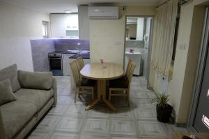 Un lugar para sentarse en Guesthouse Đokić