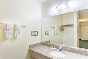 Vonios kambarys apgyvendinimo įstaigoje Travel Inn - Mesa