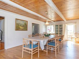Gambar di galeri bagi Rustic Farmhouse Getaway - By Traum Ferienwohnungen di Åbybro
