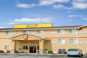 Imagen de la galería de Super 8 by Wyndham Independence Kansas City, en Independence