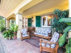 Ruang duduk di Holiday Home in Fano near the Beach