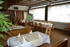 Restaurace v ubytování Eifelhof Weina + 37 fotografií