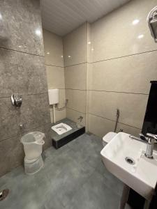 Bilik mandi di Hotel Golden Time +9 gambar