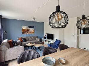 Χώρος καθιστικού στο Holiday Home in Scherpenisse near the Sea +32 φωτογραφίες