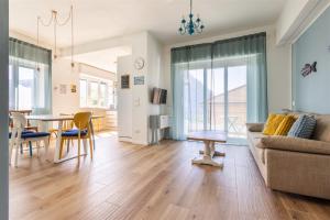 Χώρος καθιστικού στο IseoLakeRental - L'ora Lake House
