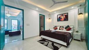 Ảnh trong thư viện ảnh của Mykonos Sky Penthouse Rooftop Pool 150" Cinema ở Gurgaon +6 ảnh