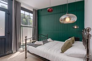 Photo de la galerie de l'établissement Mulberry Boutique Stay Ground Floor Canal Side, à Todmorden