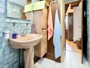 Koupelna v ubytování Une maison de caractère au calme