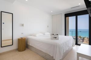 Un pat sau paturi într-o cameră la MSW35 - 3 bedroom luxury view +25 fotografii