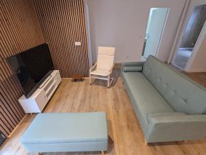 Μια τηλεόραση ή/και κέντρο ψυχαγωγίας στο New 3 bedroom villa with Spa +5 φωτογραφίες