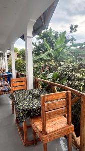 O grădină în afara MARGOSA bungalow, ZANZIBAR