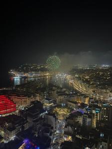 Nespecifikovaný výhled na destinaci Saint Julianʼs nebo výhled na město při pohledu z apartmánu