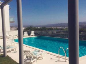 Πισίνα στο ή κοντά στο Modern Villa with Pool and barbecue