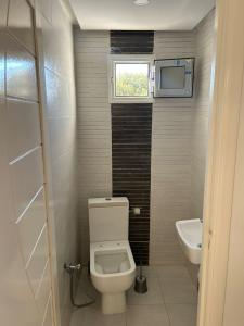 Ένα μπάνιο στο Duplex with Unobstructed Sea View Sidi Bou Saïd