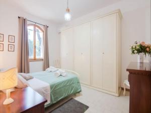 Katil atau katil-katil dalam bilik di Enchanting Coastal with Views
