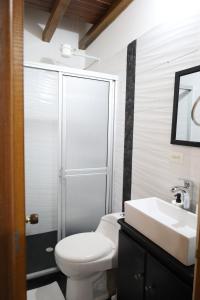 Phòng tắm tại Apartamento amoblado en Guatape +16 ảnh