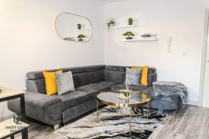Khu vực ghế ngồi tại Modern 1 Bed Stay Near Etihad Stadium & Coop Live