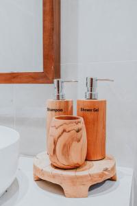 Et badeværelse på Villa Dayana Canggu