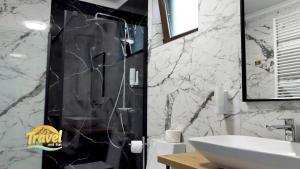 Gallery image of Casuta de pe Ses in Novaci +43 photos