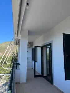 Imagen de la galería de Villa Lea Mare, en Qeparo