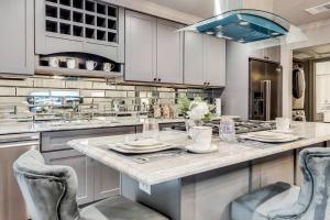 Köök või kööginurk majutusasutuses Modern Dallas 1 Br Rental With Private Balcony