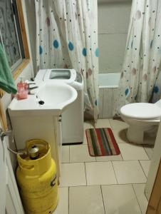 Ένα μπάνιο στο Cabaña rural 2 +19 φωτογραφίες