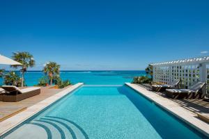 Πισίνα στο ή κοντά στο Sandy Hill Beach House home