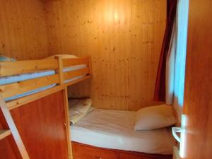Katil atau katil-katil dalam bilik di Chalet 4 pers avec Terrasse et Cuisine équipée - API-1-52-402 +21 gambar