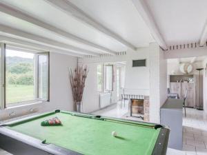 Biliár nebo kulečník v ubytování Maison à Jumièges avec Jacuzzi pour 8 pers. - API-1-52-635