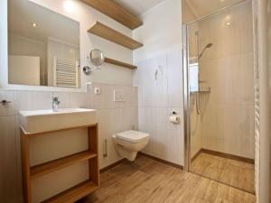 Et badeværelse på Blanker Hans 03 - Ferienwohnung + 10 billeder