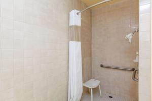 Vonios kambarys apgyvendinimo įstaigoje America's Best Value Inn & Suites Bakersfield Central