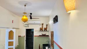 Kuchyň nebo kuchyňský kout v ubytování Dwaraka Guest House + 22 fotografií
