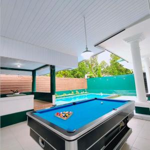 Πισίνα στο ή κοντά στο Villa Tretes Fifty