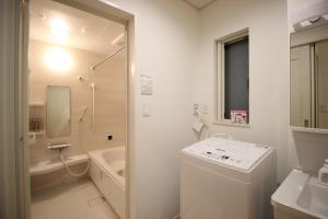 Ένα μπάνιο στο HOPE VILLA Onna-son - Vacation STAY 52846 +16 φωτογραφίες