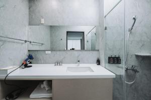 Et badeværelse på Grace Garden Coffee Homestay + 30 billeder