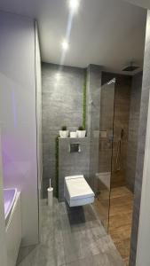 Bilik mandi di Expo Loft- Kielce Centrum-parking