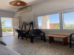Χώρος καθιστικού στο Holiday Home in Asprovalta near Sea Beach +31 φωτογραφίες