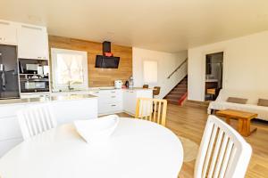 Η κουζίνα ή μικρή κουζίνα στο Villa Melia