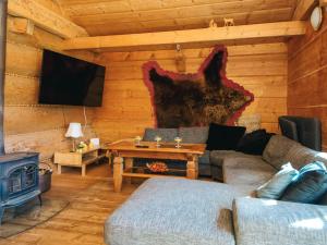 TV a/nebo společenská místnost v ubytování 8 person holiday home in Ebeltoft