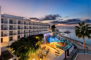 Πισίνα στο ή κοντά στο Hotel Vibra San Remo